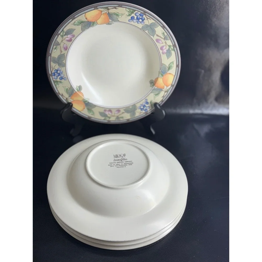 Mikasa Intaglio Arabella Soup Bowls Set‎ of 4 Fruit Design Vintage Dinnerware